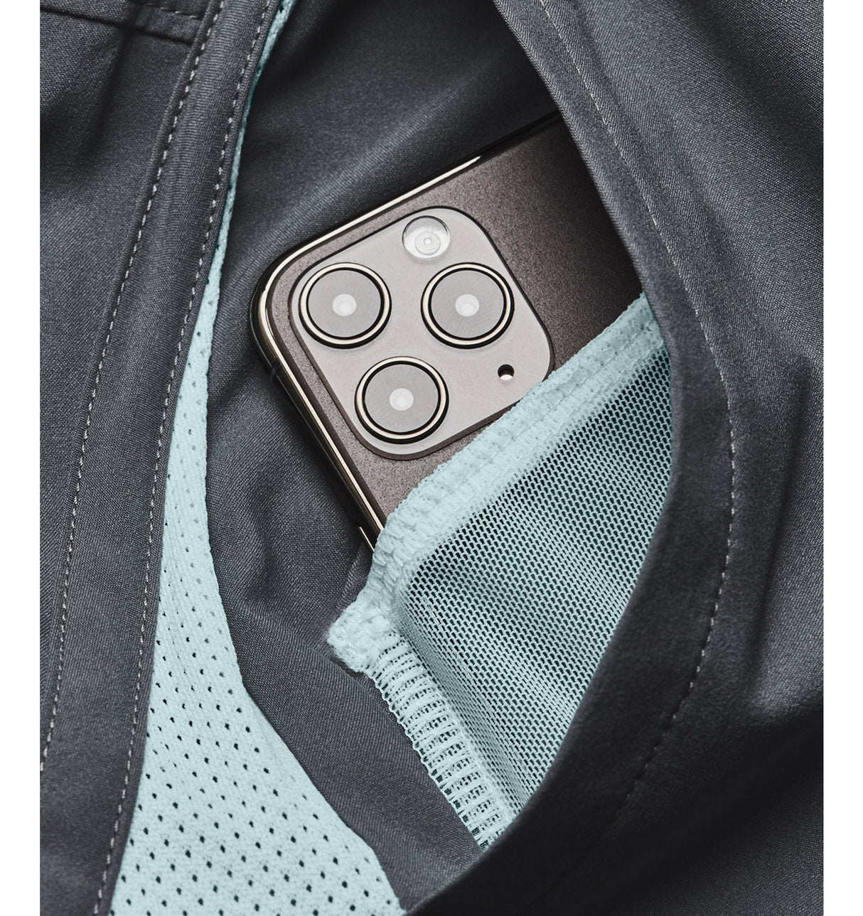 Under Armour Mens UA Launch Run 7in Shorts - Ultra-Light and Stretch-Woven Fabric