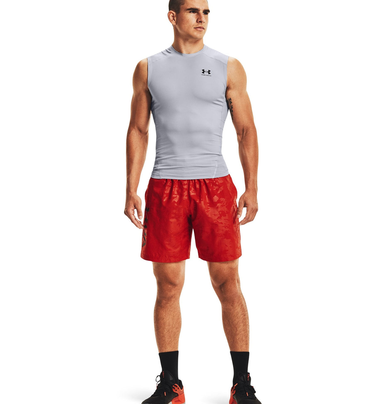 Under Armour Mens HeatGear Sleeveless Baselayer - Sweat Wicking and Superior Coverage