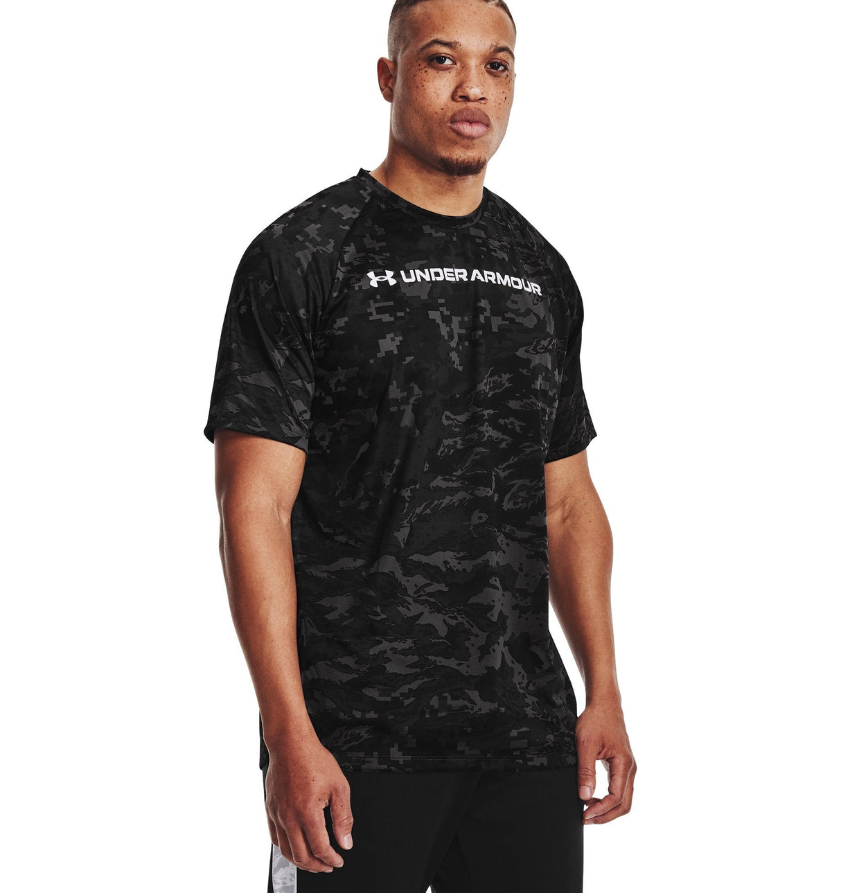 Under Armour Mens ABC Camo Short Sleeve Shirt - Quick-Drying Tech Fabric
