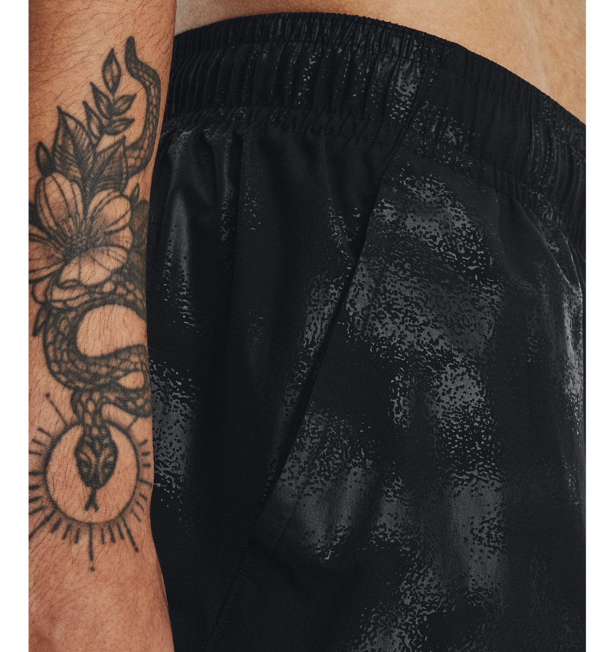 Under Armour Mens Tech Woven Emboss Shorts - Ultra Lightweight and Breathable