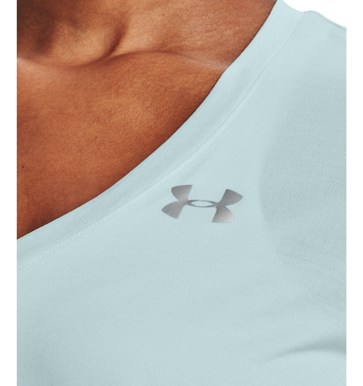 Under Armour Womens Tech Twist V-Neck Short Sleeve Shirt - Quick-Drying and Ultra-Soft