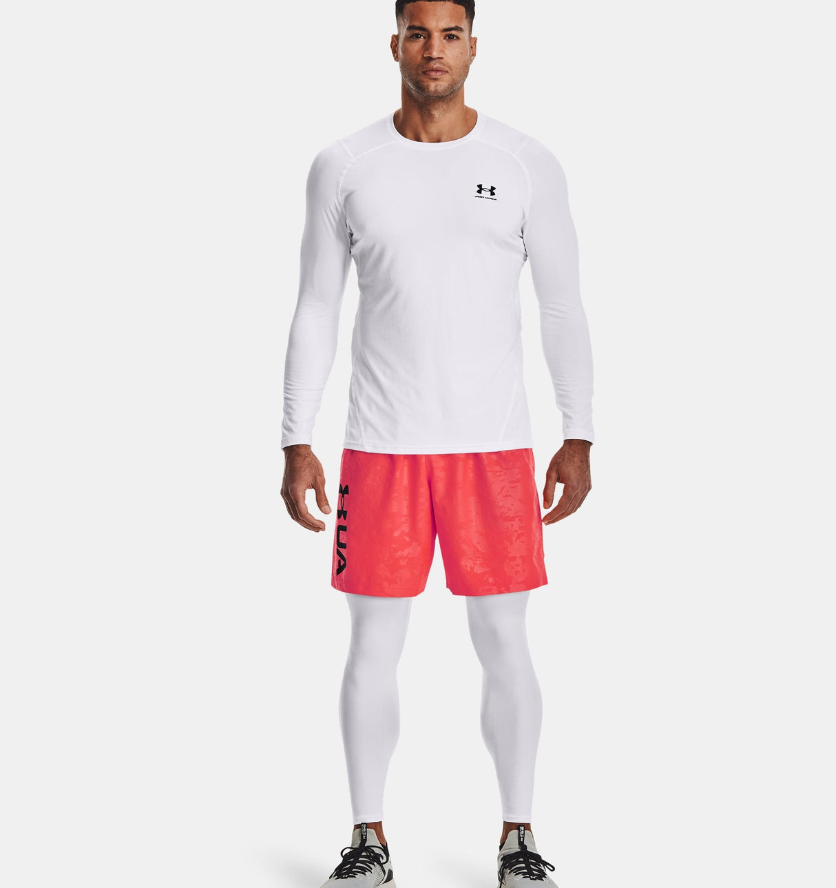 Under Armour Mens HeatGear Fitted Long Sleeve Baselayer - Superior Sweat Wicking