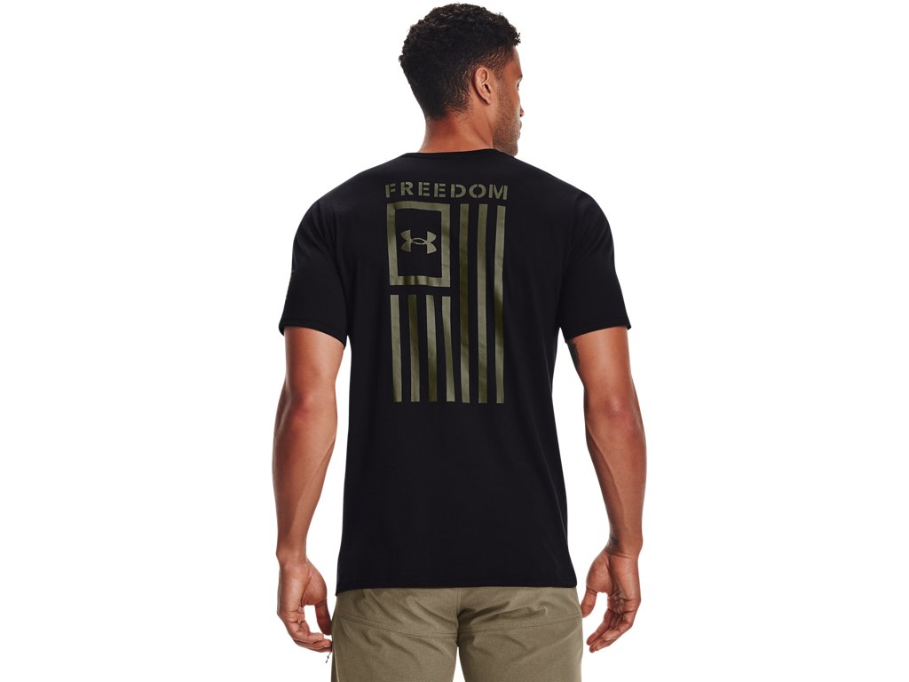 Under Armour Mens Freedom Flag T-Shirt - Quick-Drying Cotton Blend