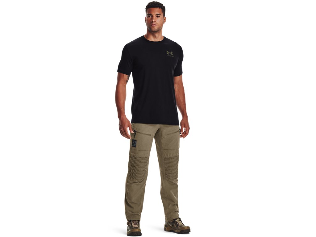 Under Armour Mens Freedom Flag T-Shirt - Quick-Drying Cotton Blend