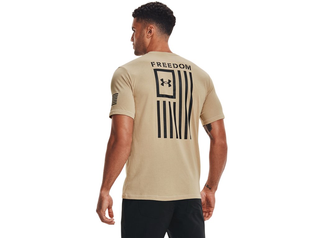 Under Armour Mens Freedom Flag T-Shirt - Quick-Drying Cotton Blend
