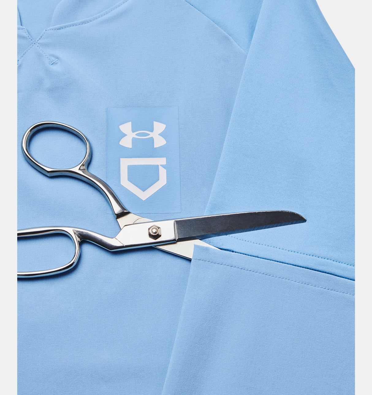 Under Armour Womens Softball Cage Jacket - Water Repellent and Breathable