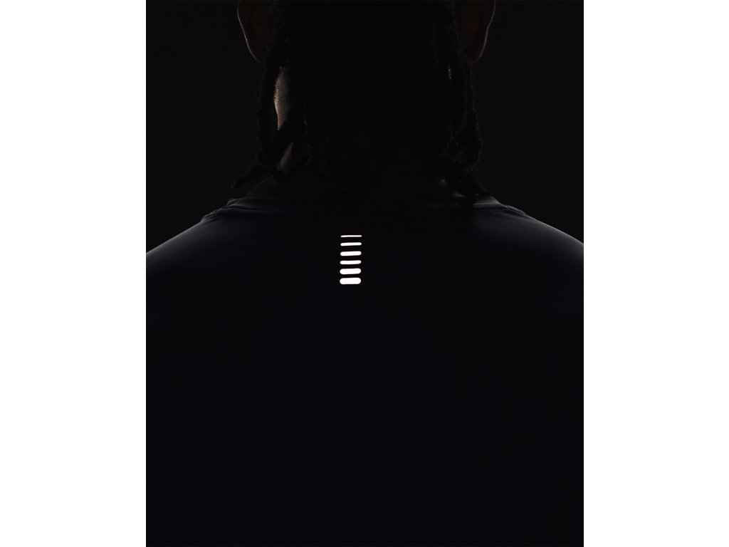 Under Armour Men's Launch Elite Graphic Short Sleeve Shirt - Iso-Chill Fabric Feature