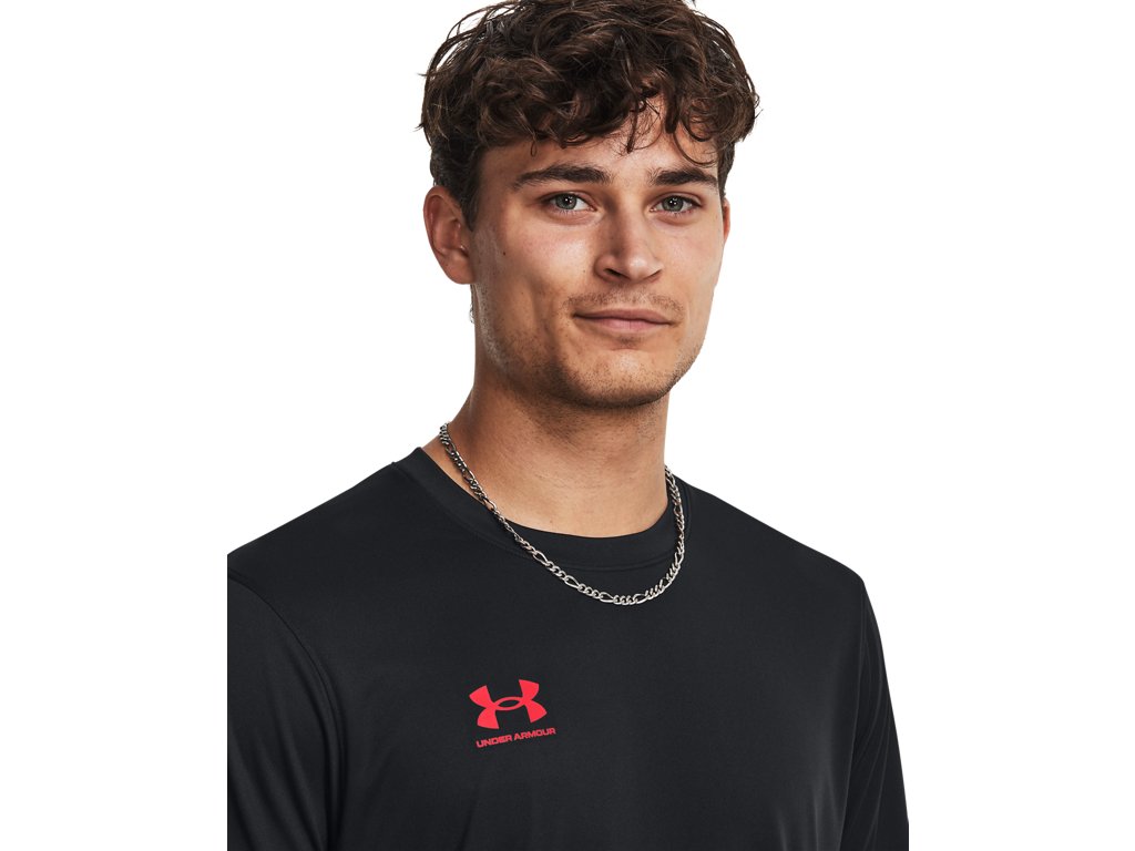 Under Armour Men's Challenger Training Short Sleeve Shirt - Fast-Drying Fabric