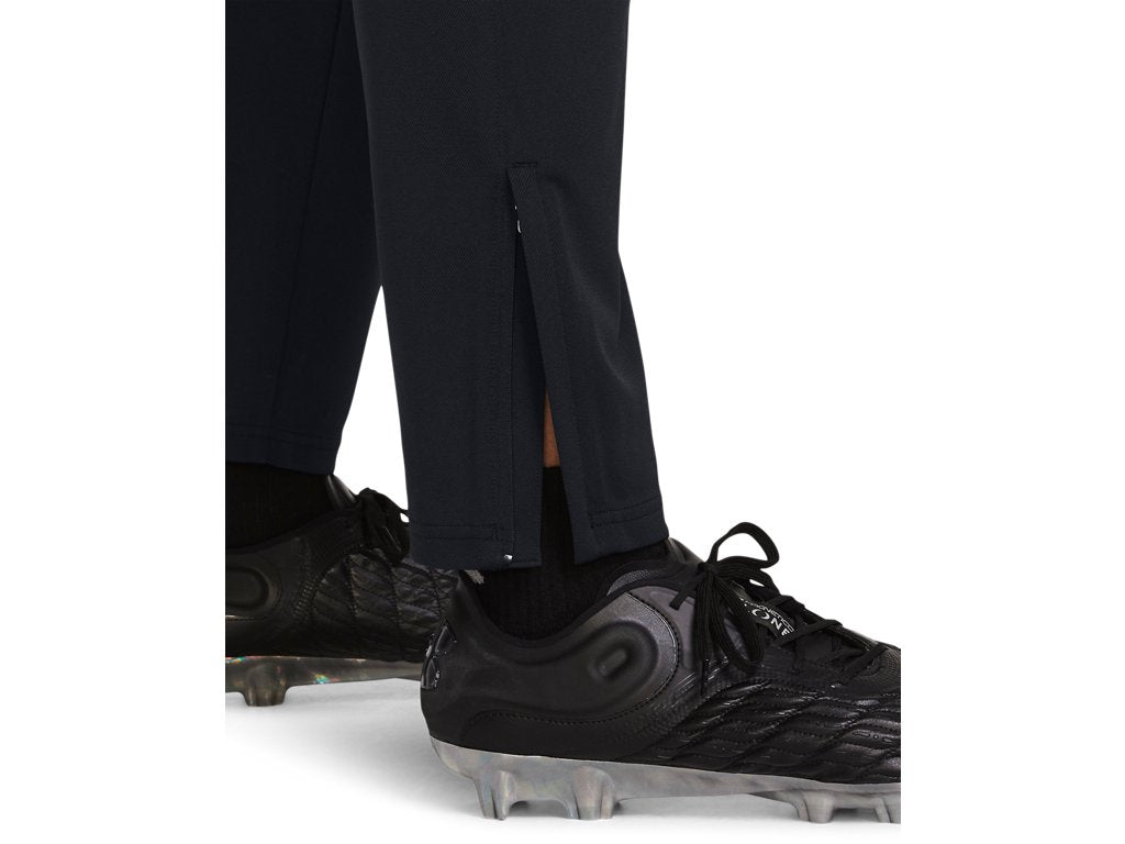 Under Armour Mens UA Challenger Pants - Sweat-Wicking Apparel