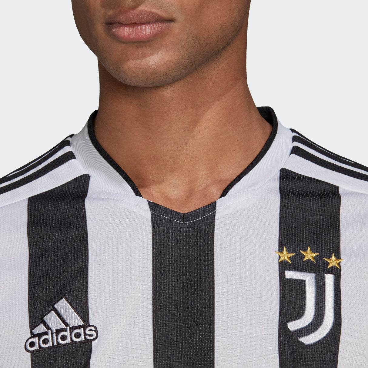 adidas 21-22 Juventus Home Jersey - Mens Soccer